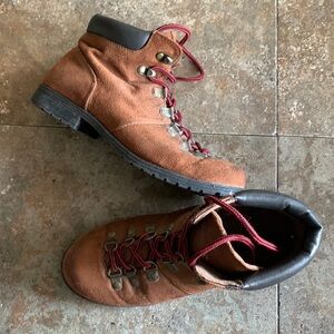 Hiking boot